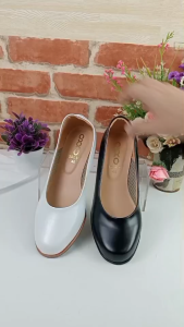 OXXO รองเท้ารับปริญญา ขนาดเล็กกว่าปกติ1ไซส์ รองเท้านักศึกษา คัทชูนักศึกษา หรือสำหรับราชการ ผู้หญิง ส้น1.3นี้ว มีไซส์ 36-47 SB010