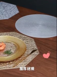 Tatakan Piring PVC Bulat Motif Saringan Tahan Panas / Tatakan Piring Aestetik / Tatakan Piring Mewah / Tatakan Piring Elegan / Tatakan Piring Sultan / Tatakan Piring Emas / Tatakan Alas Piring Table Placemat Pesta Decoration Tkn - Round Leaf