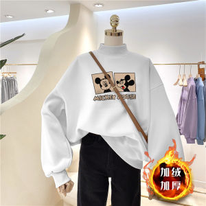 เสื้อสเวตเตอร์คอปกสูงบุขนแกะหนาสำหรับผู้หญิงในฤดูใบไม้ร่วงและฤดูหนาว ลายมิกกี้เม้าส์ ทรงหลวม แขนยาว ปกติ