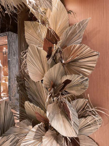 Wedding Decoration Bleached Dry Palm Fan Leaf Large Reed Heart Shaped Fan Leaf Palm Wedding Dried Flowers Wall Decor