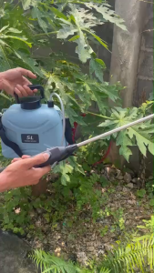 ถังพ่นยา - รดน้ำต้นไม้ แบตเตอรี่ แบตเตอรี่ลิเธียมไอออน ขนาด 5ลิตร ยี่ห้อ ETOP