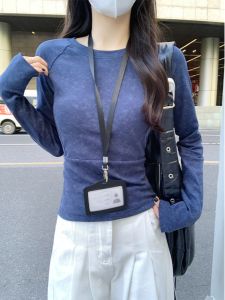 เสื้อยืดคอกลมแขนยาวทรงสลิมฟิตสำหรับผู้หญิง ฤดูใบไม้ร่วง 2024 เสื้อชั้นในสไตล์เกาหลี ทรงเข้ารูป เสื้อเชิ้ตผู้หญิง