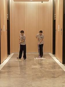 Chổi Lau Nhà 2 Trong 1 Cho Người Lười Ẩm Khô