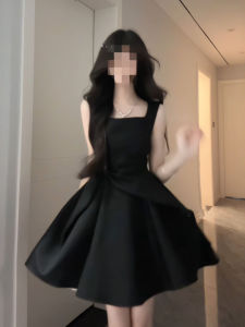 CHANGTONG | Pleated Waist Black Dress For Petite