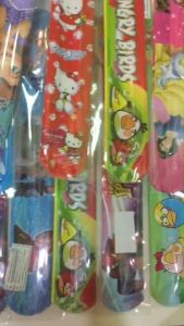 12psc ข้อมือแฟชั่นสำหรับเด็ก ข้อมือพับลายการ์ตูน คละลาย จำนวน 12 ชิ้น ของเล่นเด็กราคาส่ง ลายการ์ตูนน่ารัก พร้อมส่ง