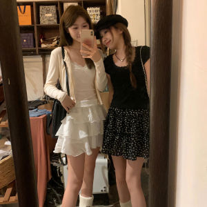 กระโปรงสั้นทรงเค้กสีขาวกระโปรงลายดอกสำหรับคนตัวเล็กผ้าลูกไม้อ่อนโยนใส่แล้วดูผอมทรงเอเอวสูงแบบใหม่2024ฤดูร้อนสำหรับผู้หญิง