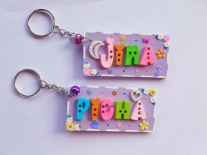 พวงกุญแจป้ายชื่อสีพาสเทล ตกแต่งน่ารักทุกชิ้น แจ้งชื่อ/สีทักแชท งดคำว่า/น้อง
