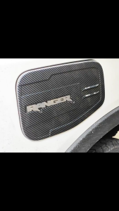 จัดส่งรวดเร็ว -ฝาถังน้ำมันเชื้อเพลิง Ford Ranger 2023-2025 วัสดุ ABS ลายโลโก้รถพิเศษ ติดตั้งง่าย หรูหรา