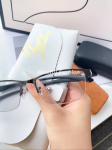 【Stok Lokal】Photochromic Anti Radiation Glasses For Business Men Rectangle Frame Eyewear Anti Blue Light Eyeglass