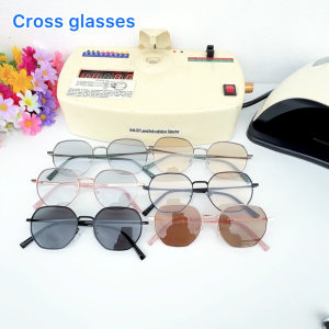 แว่นสายตาสั้น -0.50 ถึง -5.00 และสายตาปกติ เลนส์บลูฯออโต้ ออกแดดเปลี่ยนสี  BCGS48