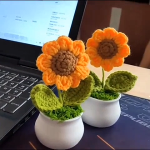 Hand Woven Artificial Flowers Simulated Sunflower Potted Plant Desktop Ornament Home Decoration Gift