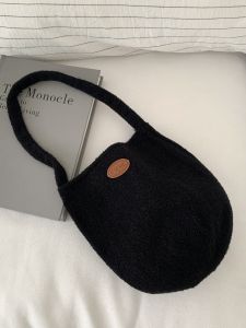 Korean Style Cute Plush Handbag Soft Commuter Shoulder Bag Autumn Fashionable Vintage Bucket Bag Portable Handbag for Youth