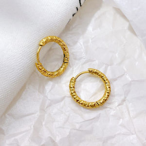 BESFOME Fashion Vintage Stainless Steel Minimalist 18K Embossed Circle Hoop Earrings