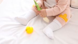 2 Pairs Baby Protective Gloves and Footwear Set Newborn Soft Cotton Scratch Resistant Gloves and Socks Set
