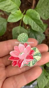 Pin ghim cài áo huy hiệu hoa sen 4 cm