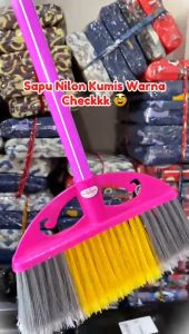 Sapu Nilon Kumis Warna BOOM BOOM CLEAN | Sapu Senar Murah | Sapu Lantai Nylon Gagang Ungu