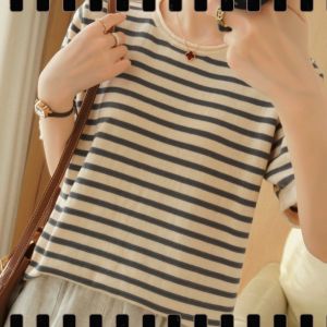 KUMIKIM เสื้อยืดคอกลม เสื้อไหมพรม ผ้าดี พร้อมส่งจากไทย ลายขวาง สไตล์เกาหลี สุขสันต์ที่ดี