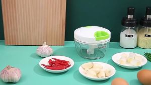 [Ready Stock+COD] Multifunctional Garlic Puller Mini Food Chopper Hand Pull Garlic Grinder Onion Ginger Masher Shredder Vegetable Cutter Slicer Wear Resistance And Fall Resistance Cooking Machine