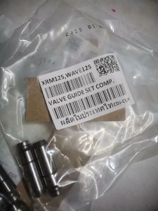 ENGINE VALVE GUIDE SET (2PCS) XRM125 WAVE 125 CARBURETOR (THAILAND)