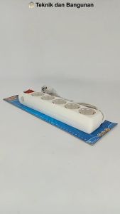 Kenmaster Stop Kontak 5 lubang + Switch
