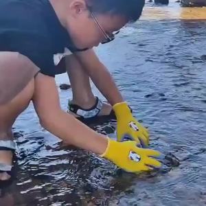 Kids Gardening Yard Work Gloves Children Grippy Rubber Coated Garden Safety Gloves for Toddlers Youth Girls Boys Outdoor Playing