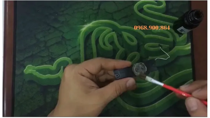 Keo%20%C4%91en%20d%C3%A1n%20loa%20Laptop%20Macbook%20Surface%20kh%E1%BA%AFc%20ph%E1%BB%A5c%20t%C3%ACnh%20tr%E1%BA%A1ng%20r%C3%A1ch%20m%C3%A0ng%20loa%20b%E1%BB%8B%20r%C3%A8%20-%20Image%201