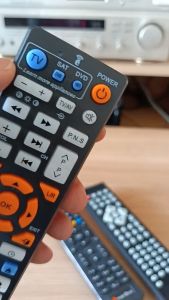 Remote - Điều khiển có thể tự học lệnh hàng xịn.