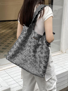 Large Capacity Womens Shoulder Bag Tote Foldable Commuter High-End Sensation Single Shoulder Bag Nylon Material Zipper Closure