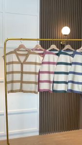 BL20769 Top Knit Lebar Bahu dengan Pola Garis