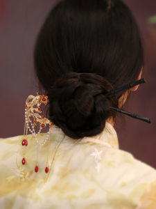 New Chinese Style Wedding Hairpin Tassel Hairpin Hanfu Cheongsam Horse Face Skirt Headwear Fresh out Original Design Accessories