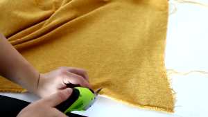 Compact Cordless Electric Scissor for Fabric Leather Paper and More - Lightweight Universal Plug Non-Slip Grip