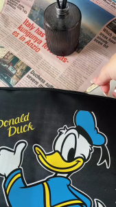 Disney Daisy Duck Large Capacity Travel Bag with Wet-Dry Separation Gym Duffel Bag