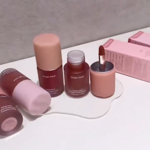 Gege Bear Velvet Matte Lip & Cheek 2-In-1 Cream Has A Velvety Matte Texture That Can Be Layered For Rich Color And Long-Lasting Wear. Suitable For Everyday Wear.