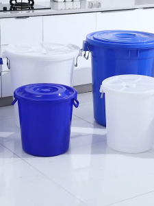 Covered Plastic Bucket: A Large-Capacity Water Storage Solution