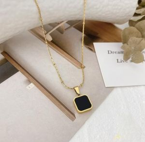 Kalung Wanita Liontin Persegi Titanium Premium Antikarat /luntur