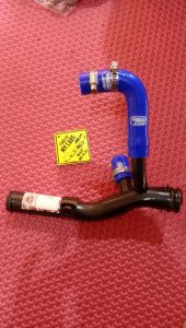 PIPA WATER PUMP PLUS SELANG BYPASS L SELANG BUNTU DAN KLEMP STARLET TWINCAM 1.3 Isi 1 pipa water pump 1 selang Bypass L samco 1 selang buntu samco 3 klemp