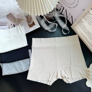 กางเกงนิรภัยไม่มีรอยต่อ 24223 Modal น้ําหนักเบา Anti-Exposure สามกางเกงบ้านกางเกงขาสั้นหมาป่ากางเกงมุมแบน