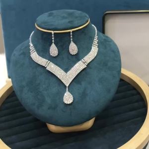 3pcs Fashionable Rhinestones Water Droplets Necklaces Earrings Jewelry Sets Womens Wedding Accessories