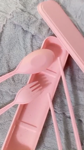 (BISA COD)Sendok Jerami Gandum Cutlery Set Alat Makan Sendok Plastik Set Garpu BOX Set Alat Makan