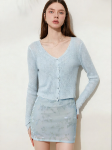 D-PLAY | Gentle Blue Knit V-Neck Fitted Blouse
