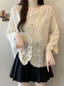 Lace Floral Embroidery V-neck UV-protection Slimming Womens Shirt