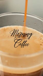 ผงกาแฟสำเร็จรูป 3 อิน 1 พร้องดื่ม ชงกับน้ำร้อน สูตรหวานน้อย กลิ่นหอมกาแฟคั่ว รสชาติเข้มข้น  กาแฟอาราบิก้า 3 in 1