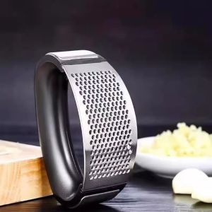 Stainless Steel Garlic Press Ring Shape New Model Kitchen Tool for Peeling Garlic Making Garlic Paste And Minced Garlic