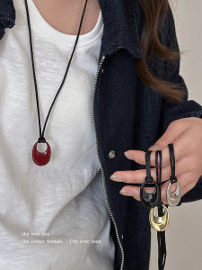 สร้อยคอรูปวงรีทรงยาวสำหรับผู้หญิง สร้อยคอแบบเจาะลึกหรูหรา จี้โลหะผสม แฟชั่น งานวันเกิด งานแต่งงาน งานวันคล้ายวันเกิด