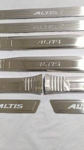 Ốp Bậc Chân Xe Toyota Altis 2023-2018 Trong Ngoài Mẫu Inox Cao Cấp