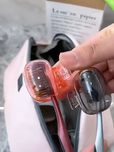 Travel Toothbrush Head Covers Toothbrush Cover Protector Case Protective Portable Plastic Clip Penutup berus gigi 牙刷保护套 Hadiah Raya Jamuan Majlis Ramadan Ibu Bapa Guru Christmas gift New Year Gift Hiasan Tandas Rumah Alat gigi