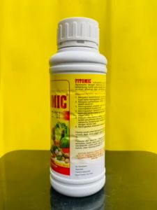Pupuk special cair FITOMIC kemasan 500ml produk dari CAP KAPAL TERBANG