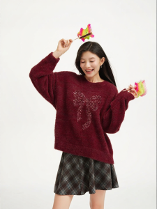 Hotwind | Red Knitted Sweater with Bow Collar
