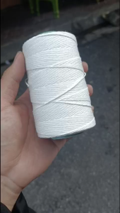 Cuộn dây dù màu trắng chỉ dù buộc hàngthả dây lèo đo đạc thẳng hàng