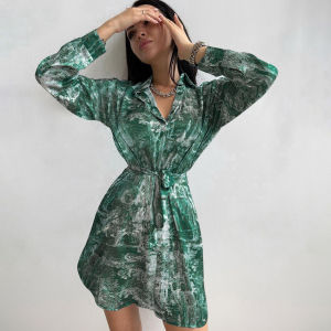 เสื้อคลุมผ้าซาตินสีเขียวแฟชั่นสำหรับผู้หญิงชุดนอนปาร์ตี้ทรงหลวมชุดเซ็กซี่หรูหราคอปกพับลงฤดูใบไม้ร่วง